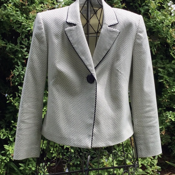 Liz Claiborne Jackets & Blazers - Liz Claiborne Blazer like NEW